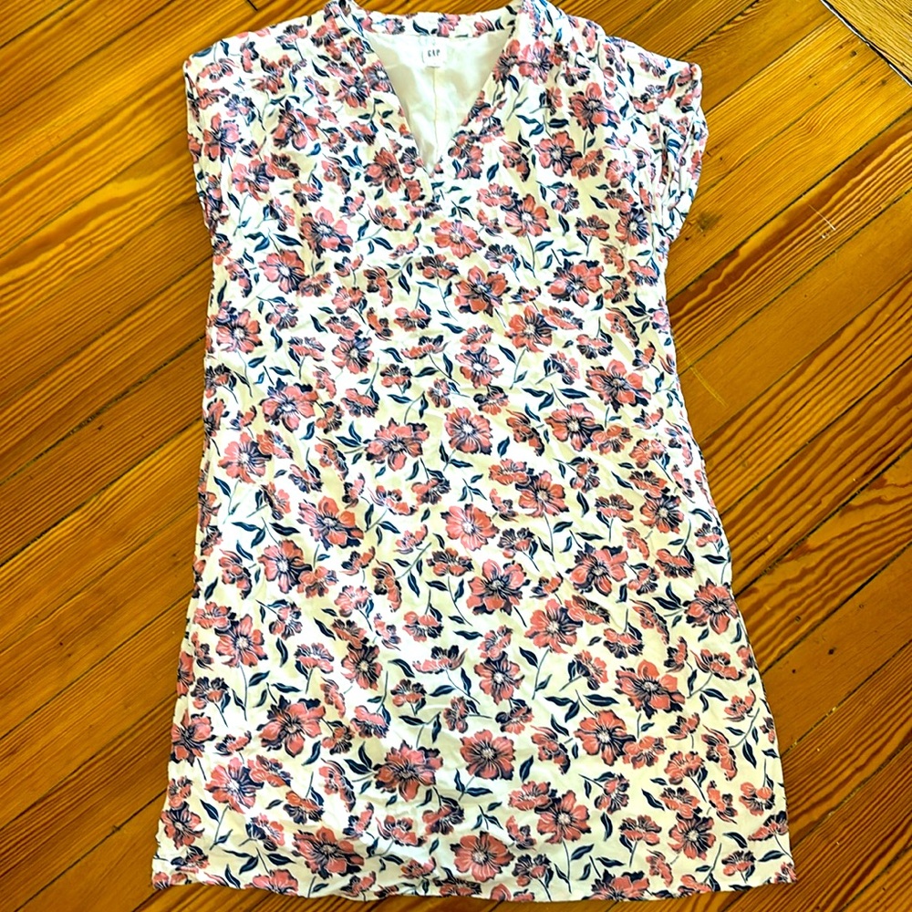 Gap feminine floral dress